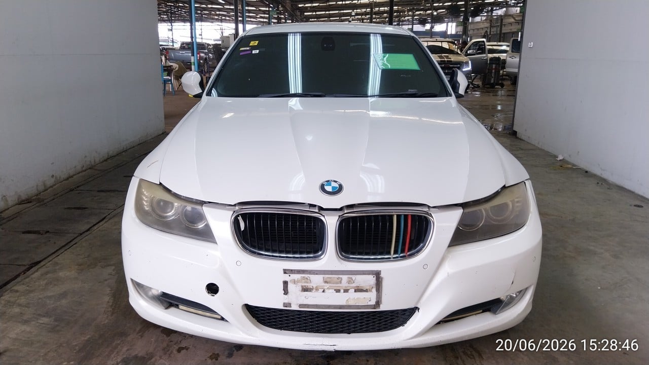 BMW BMW019 2.0 SE AT 2011