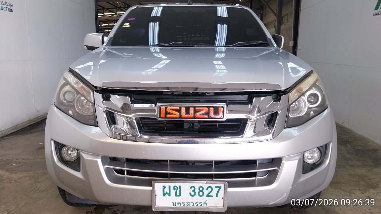 ISUZ ISUZ073 SpaceCab 2.5 Hi-Lander Z MT (VGS, DVD) (ABS) 2012