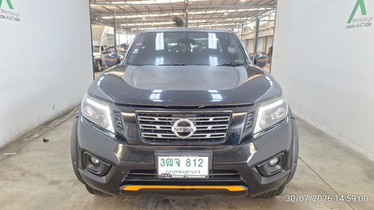 NISS NISS082 Ext. Cab 2.5 Calibre E MT (Black Edition) 2021