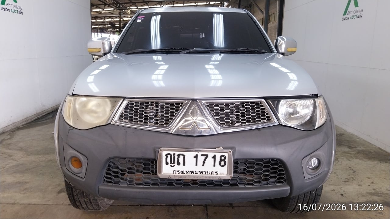 MITS MITS027 Dual Cab 2.4 GLS Plus MT 2011