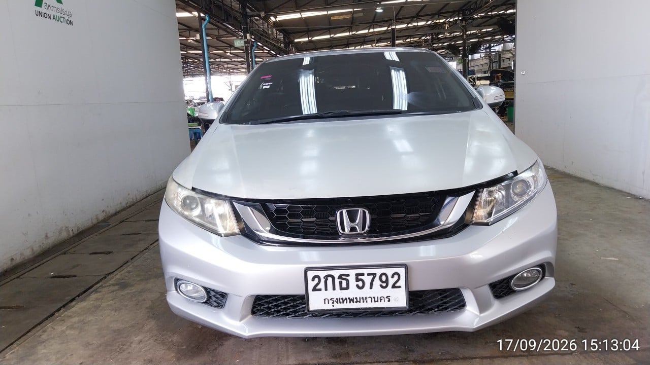 HOND HOND004 1.8 E i-VTEC AT  (Navi) 2013