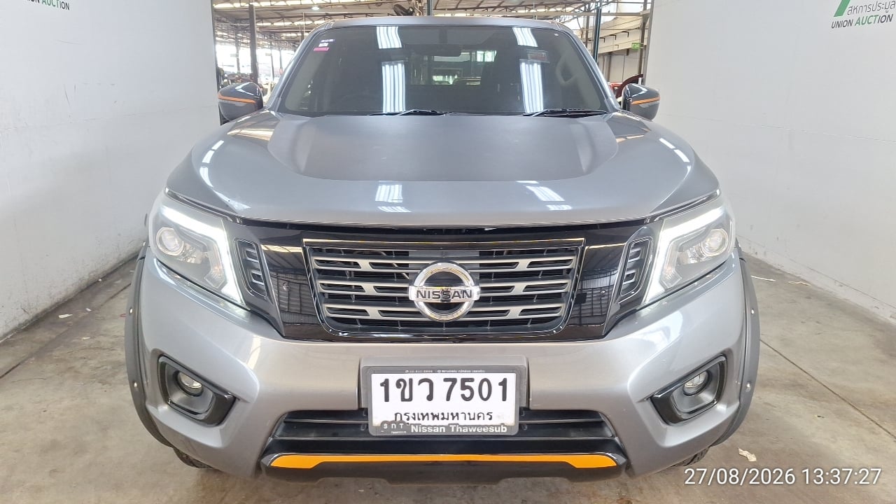 NISS NISS082 Dual Cab 2.5 Calibre E MT (Black Edition) 2021