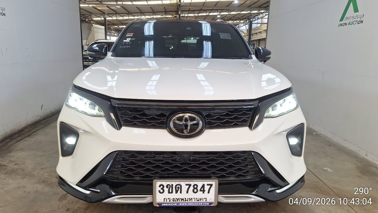 TOYO TOYO051 2.4 Legender AT 4WD 2022
