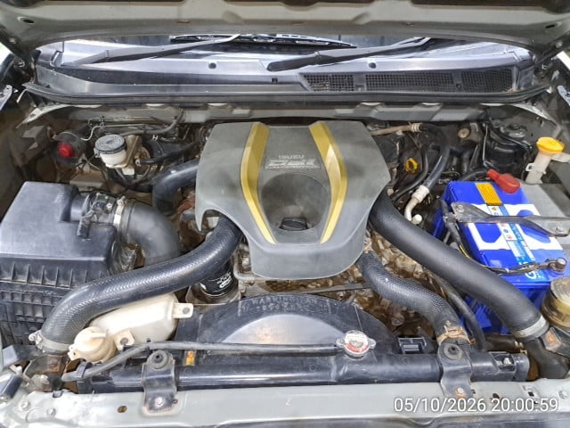 ISUZ ISUZ073 SPARK 2.5 S MT 2013