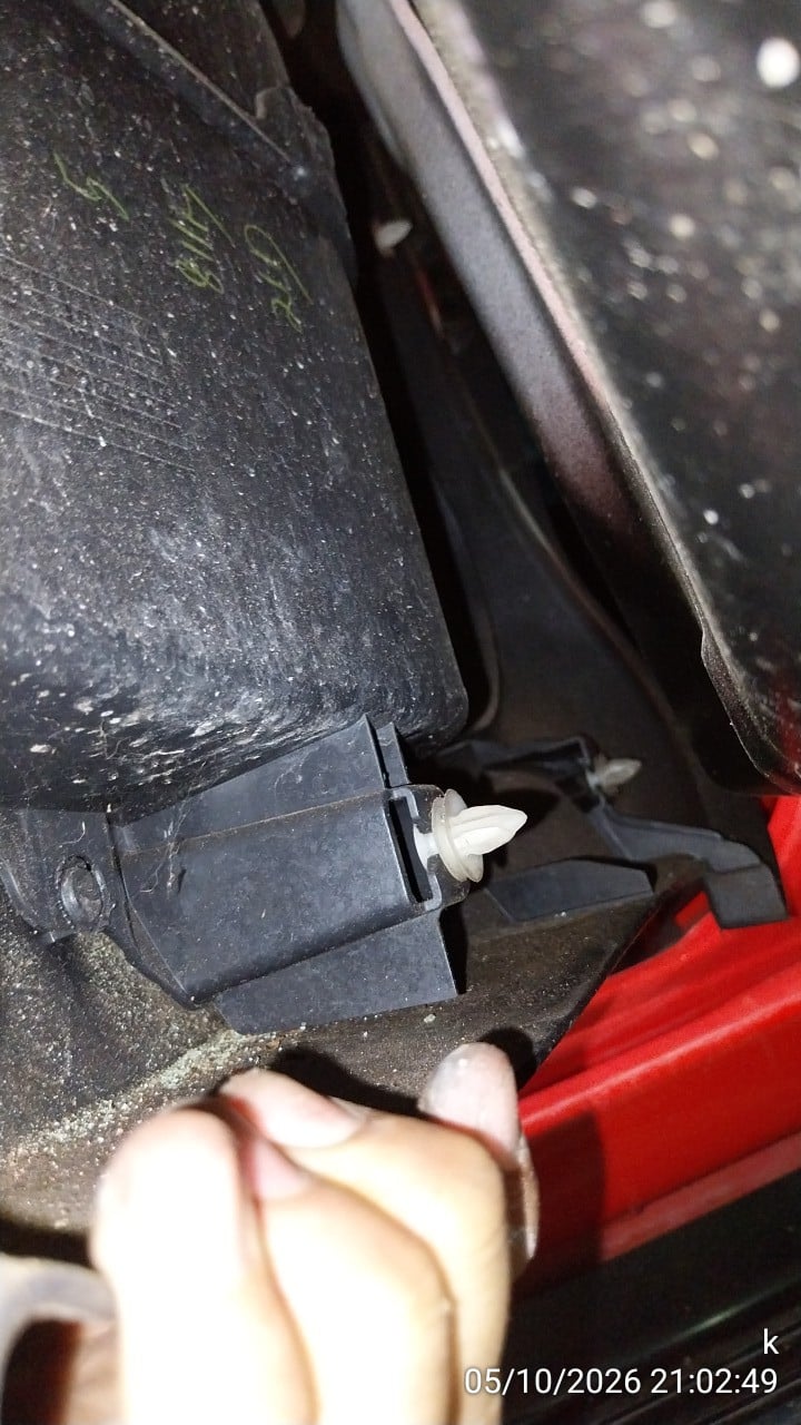 ISUZ ISUZ073 CAB4 2.5 Hi-Lander Z MT (VGS,DVD) 2015