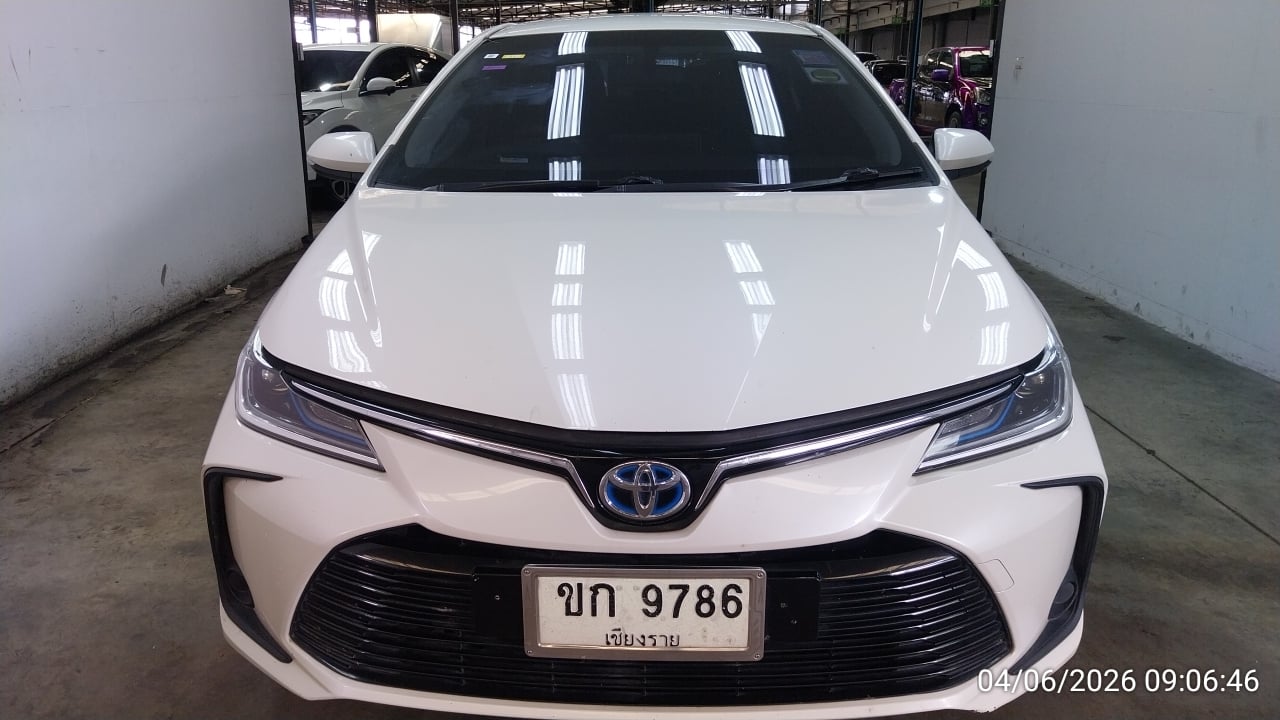 TOYO TOYO020 1.8 Hybrid Mid E-CVT (AB/ABS) 2020