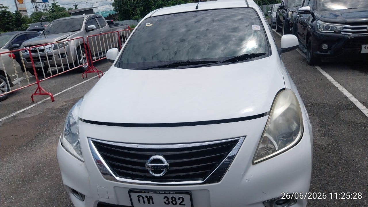 NISS NISS020 1.2 V CVT 2012