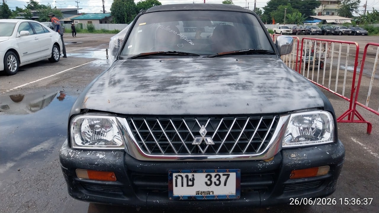 MITS MITS015 Dual Cab 2.8 Grandis GLX AT 2001