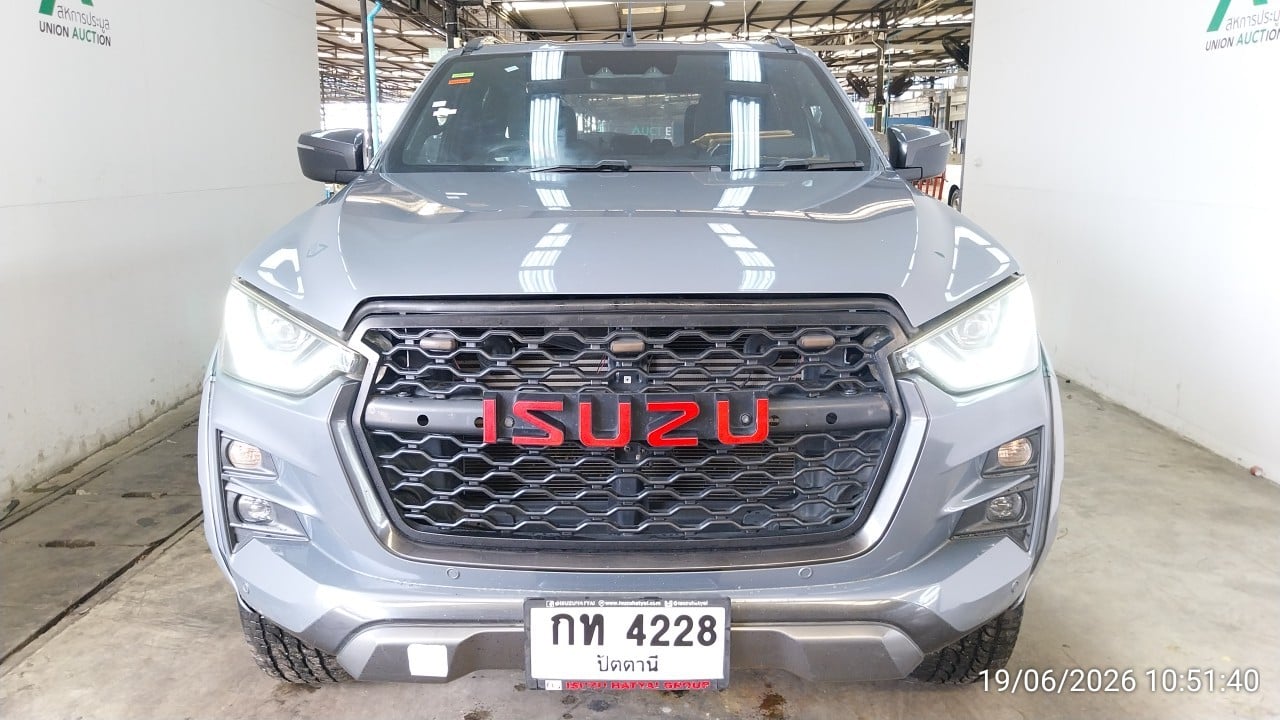 ISUZ ISUZ073 CAB4 Vcross 3.0 M AT 4wd 2024