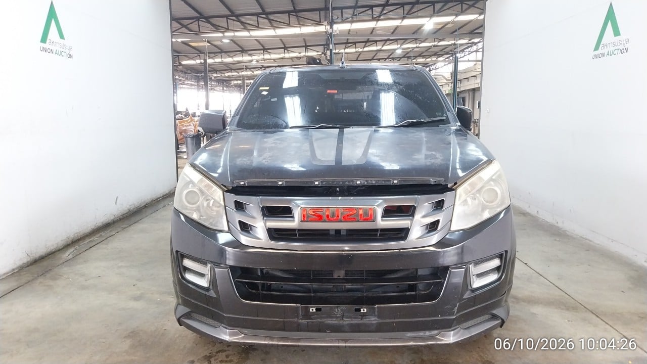 ISUZ ISUZ073 SPACECAB 2.5 X-Series Z MT (VGS) (AB/ABS) 2015