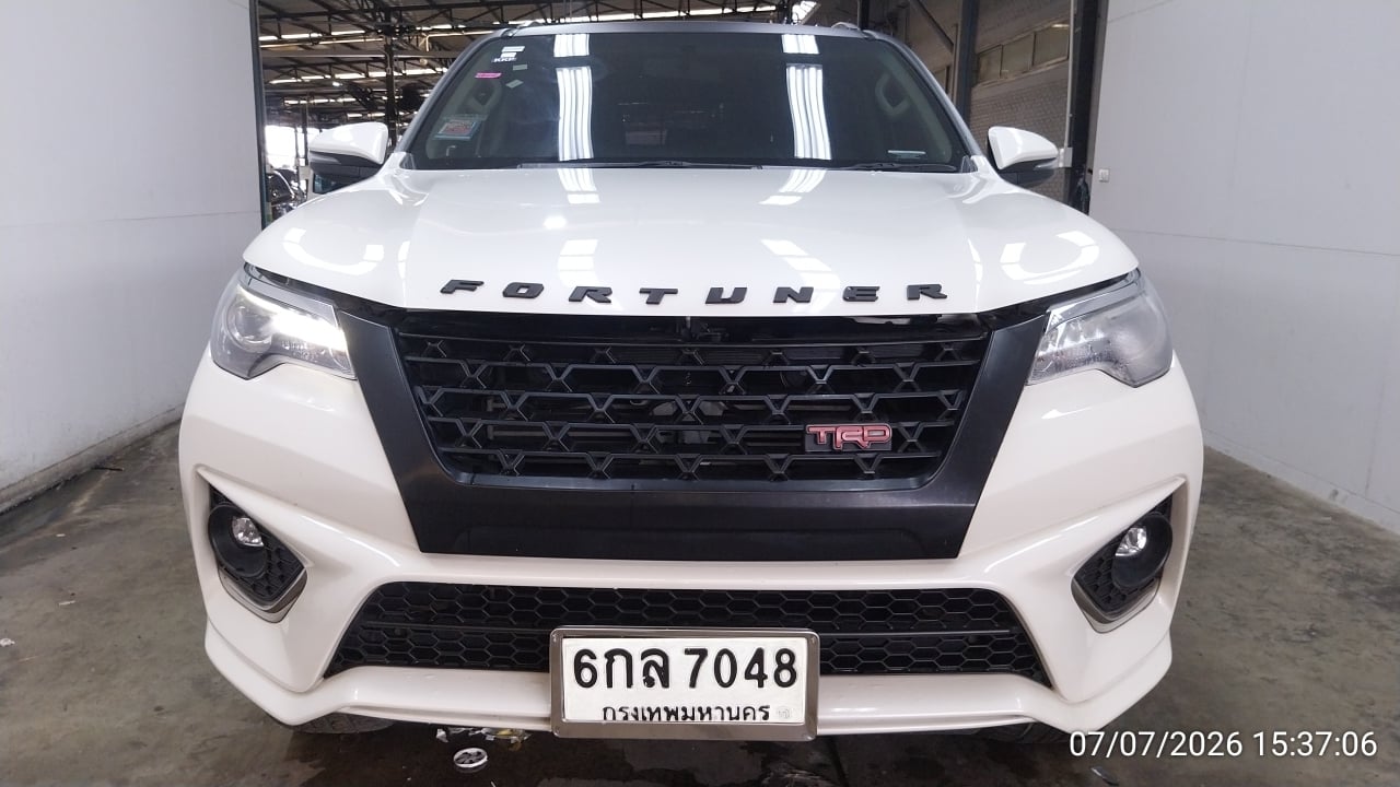 TOYO TOYO051 2.8 TRD Sportivo 4WD AT (Black Top) 2017