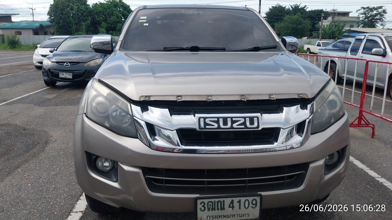 ISUZ ISUZ073 SPACECAB 2.5 Hi-Lander Z-Prestige AT (VGS) (AB/ABS) 2013