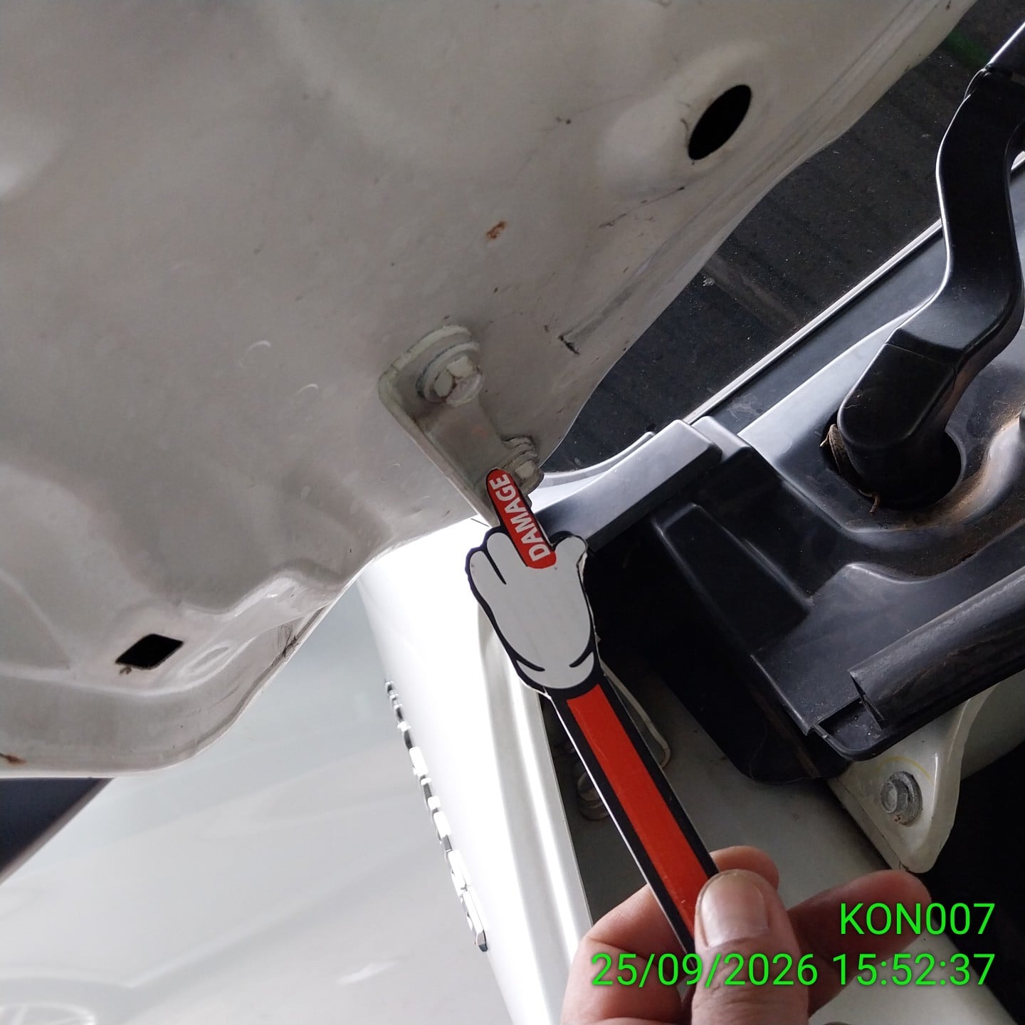ISUZ ISUZ073 CAB4 1.9 Hi-Lander L MT (DA) (AB/ABS) 2022