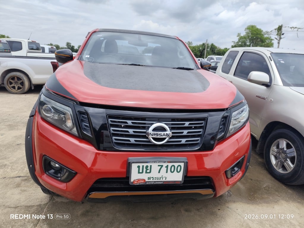 NISS NISS082 Ext. Cab 2.5 Calibre E MT (Black Edition) 2019