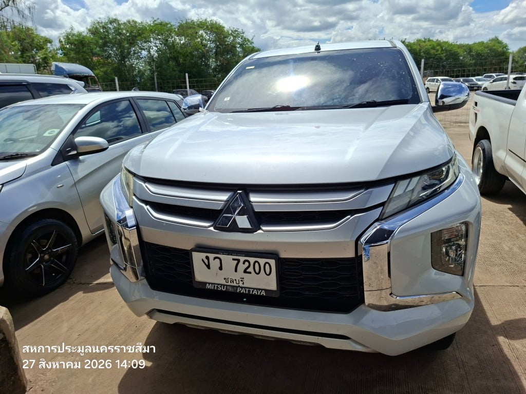 MITS MITS027 Dual Cab 2.4 GLS Plus MT (AB/ABS) 2020