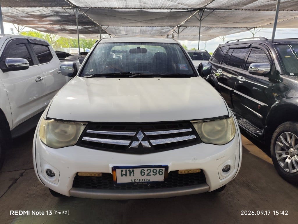 MITS MITS027 Ext. Cab 2.5 GLS Plus AT (AB/ABS) 2013