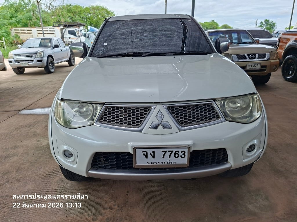 MITS MITS027 Dual Cab 2.5 GLS Plus AT 2012