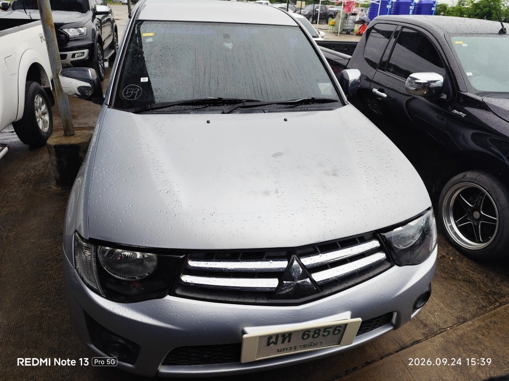 MITS MITS027 Ext. Cab 2.5 GLX MT 2012