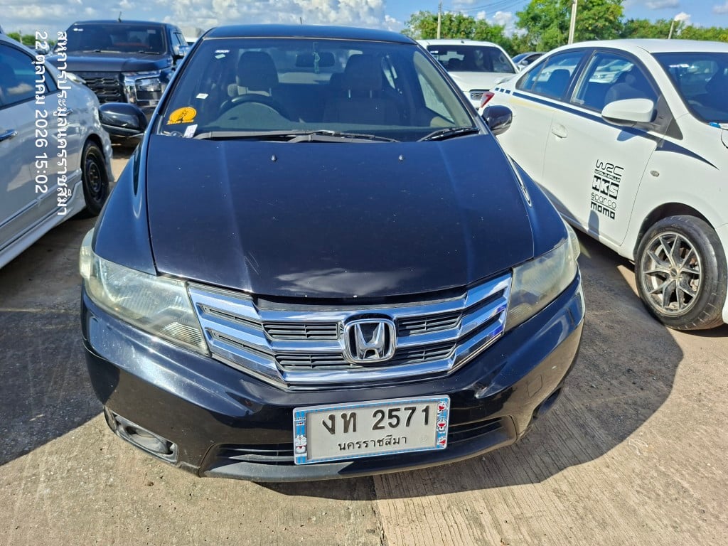 HOND HOND003 1.5 V i-VTEC AT 2013