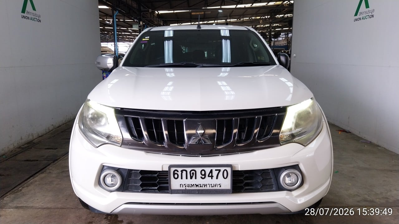 MITS MITS027 Dual Cab 2.4 GLS Plus MT (AB/ABS) 2017