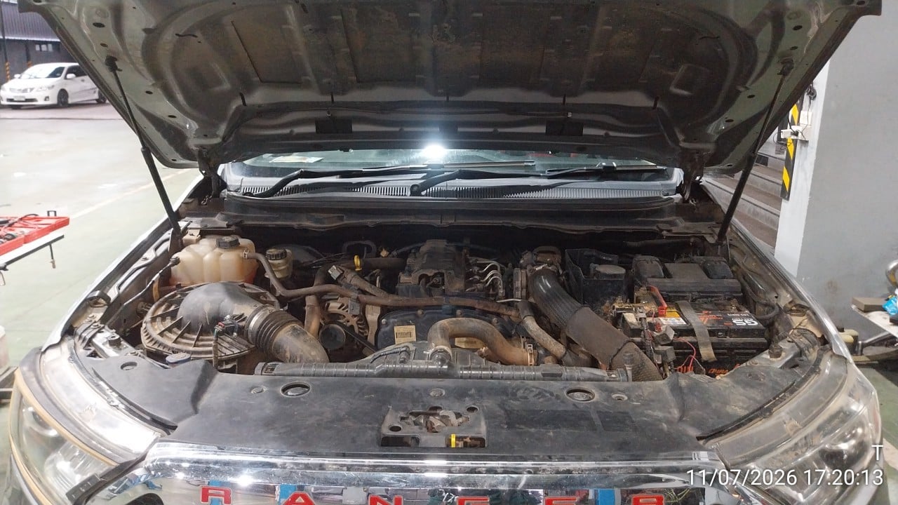 FORD FORD008 Open Cab 2.2 Hi-Rider XLT MT