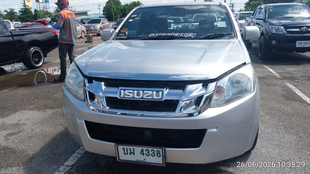 ISUZ ISUZ073 SPACECAB 2.5 S MT (AB) 2015