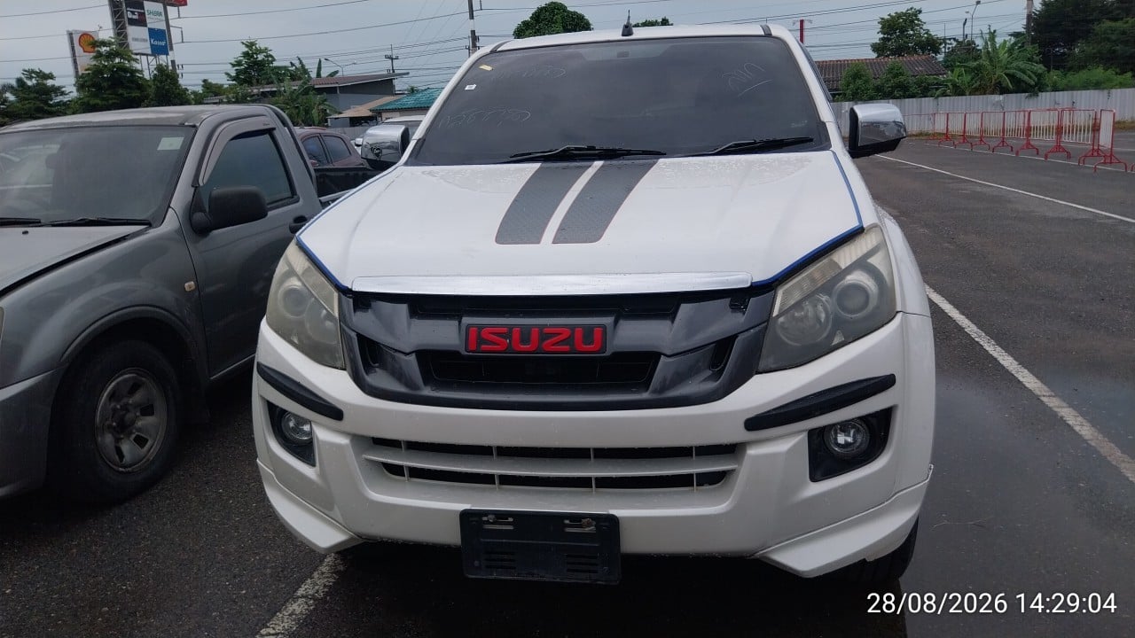 ISUZ ISUZ073 SPACECAB 2.5 Hi-Lander X-Series Z MT (VGS,DVD) (ABS) 2013