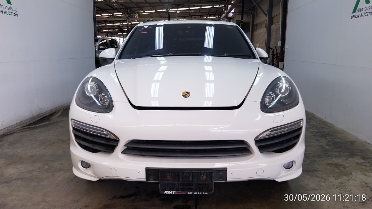 PORS PORS002 3.0 S Hybrid 4WD AT 2015