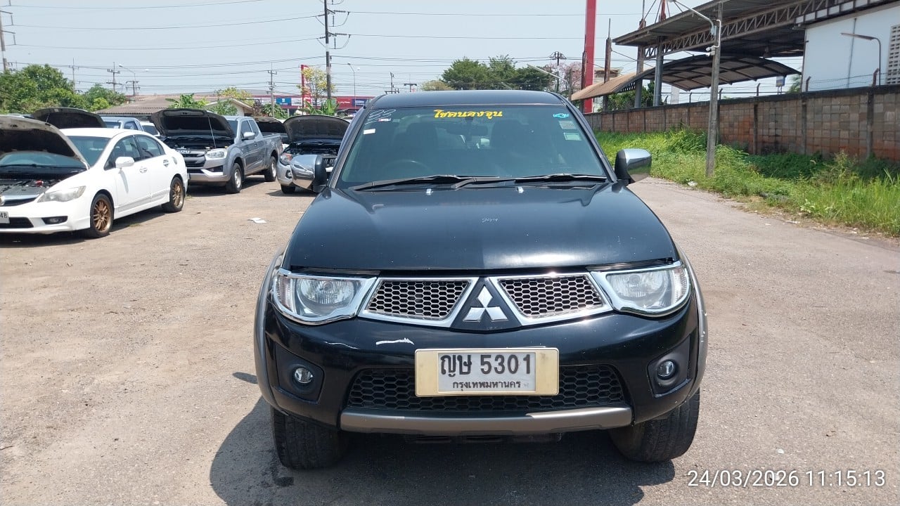 MITS MITS027 Dual Cab 2.4 GLS Plus MT 2011
