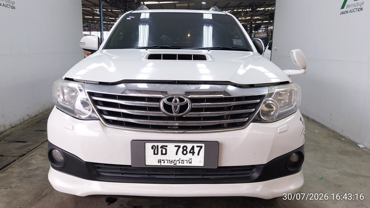 TOYO TOYO051 3.0 V 4WD AT 2013