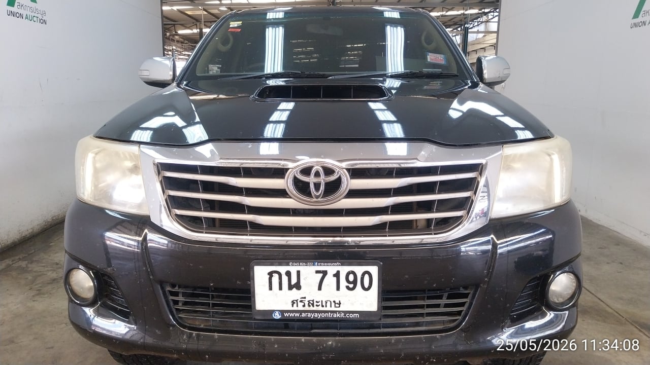 TOYO TOYO121 Dual Cab 2.5 Prerunner E MT (ABS) 2013