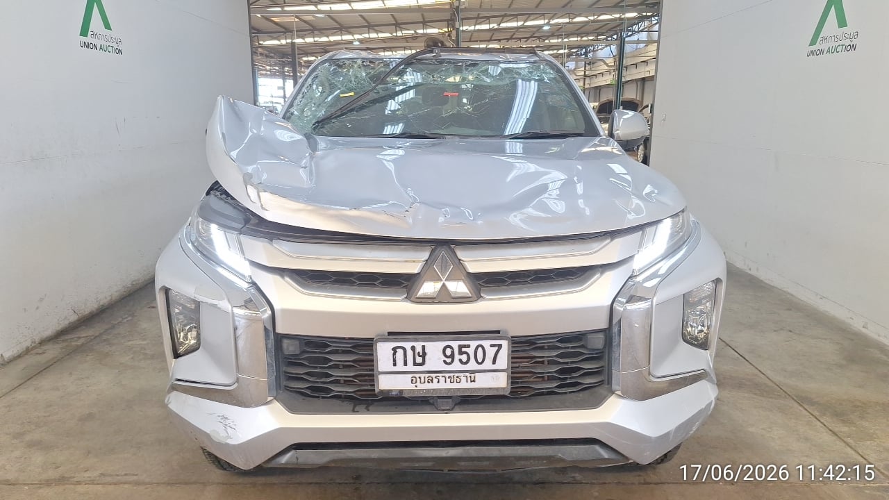 MITS MITS027 Dual Cab 2.4 GLS Plus MT 2019