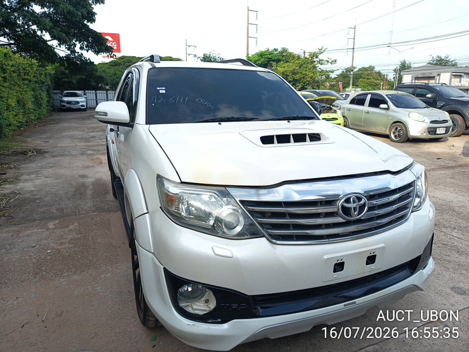 TOYO TOYO051 3.0 TRD Sportivo 4WD AT 2013
