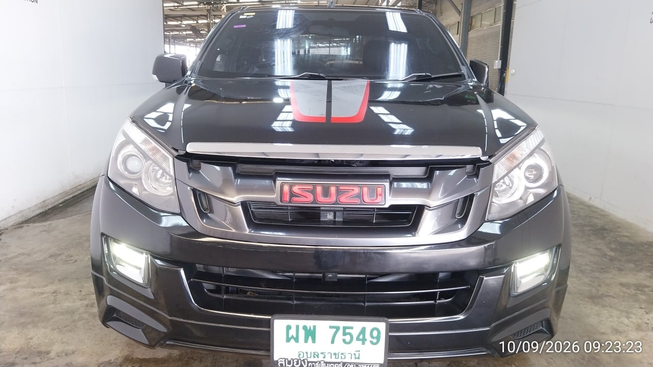 ISUZ ISUZ073 SPACECAB 2.5 Hi-Lander X-Series Z MT (VGS,DVD) (AB/ABS) 2015