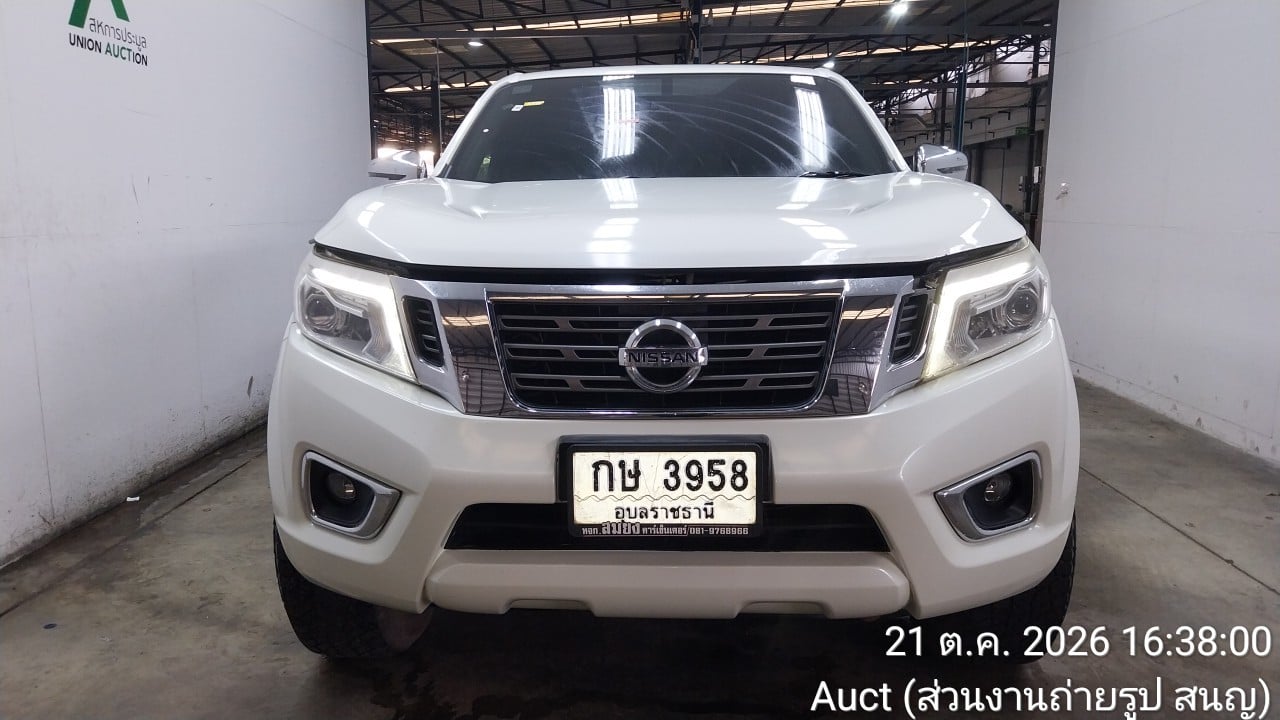 NISS NISS082 Dual Cab 2.5 Calibre E MT (AB/ABS) 2016