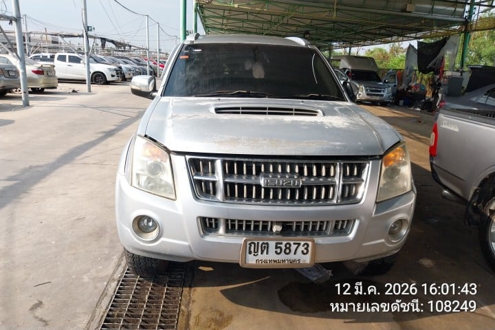 ISUZ ISUZ035 3.0  AT 2011
