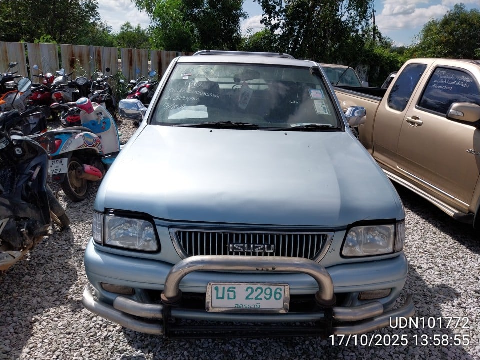 ISUZ ISUZ048 SPACECAB 2000