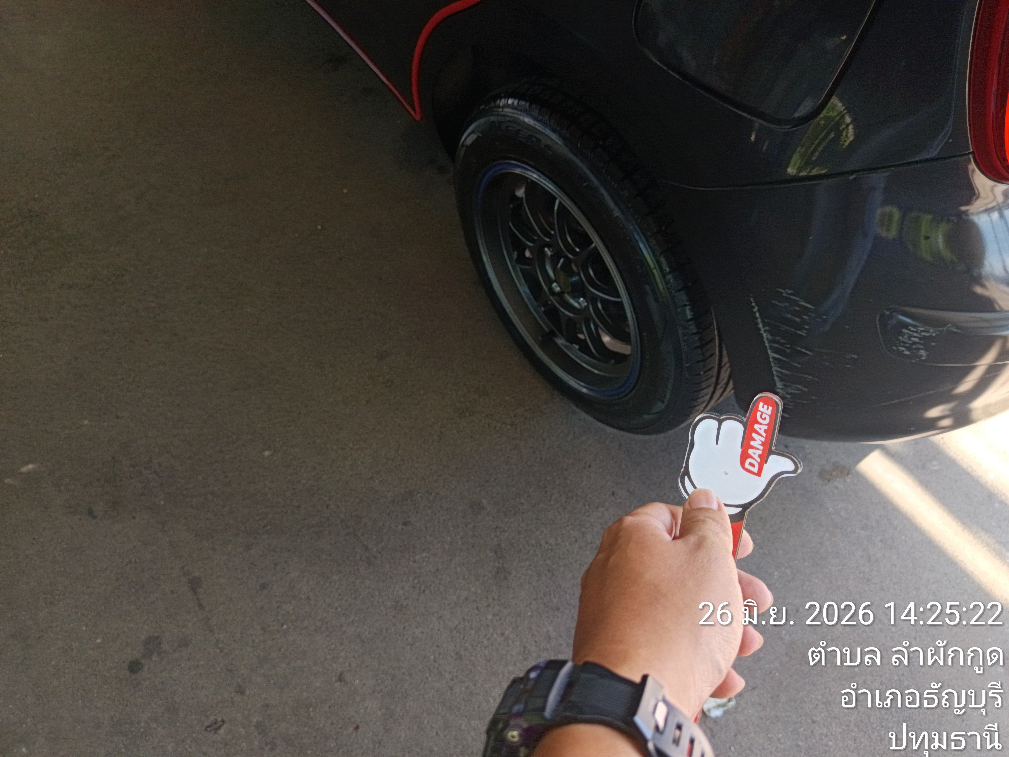 NISS NISS043 1.2 E MT Hatch 2012