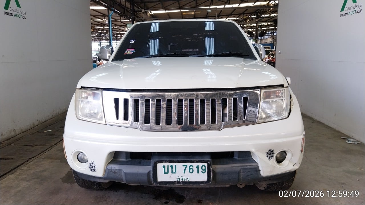 NISS NISS077 Ext. Cab 2.5 Calibre LE MT 2011
