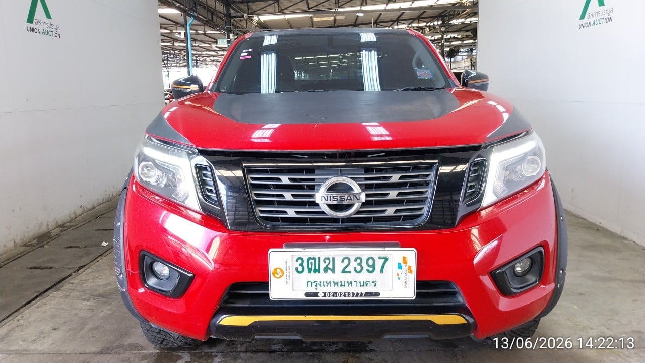 NISS NISS082 Ext. Cab 2.5 Calibre E MT (Black Edition) 2020