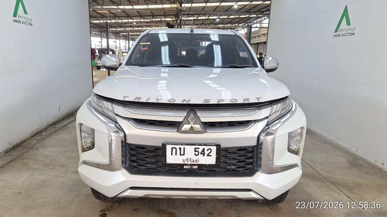 MITS MITS027 Dual Cab 2.4 GLS Plus AT (AB/ABS) 2021