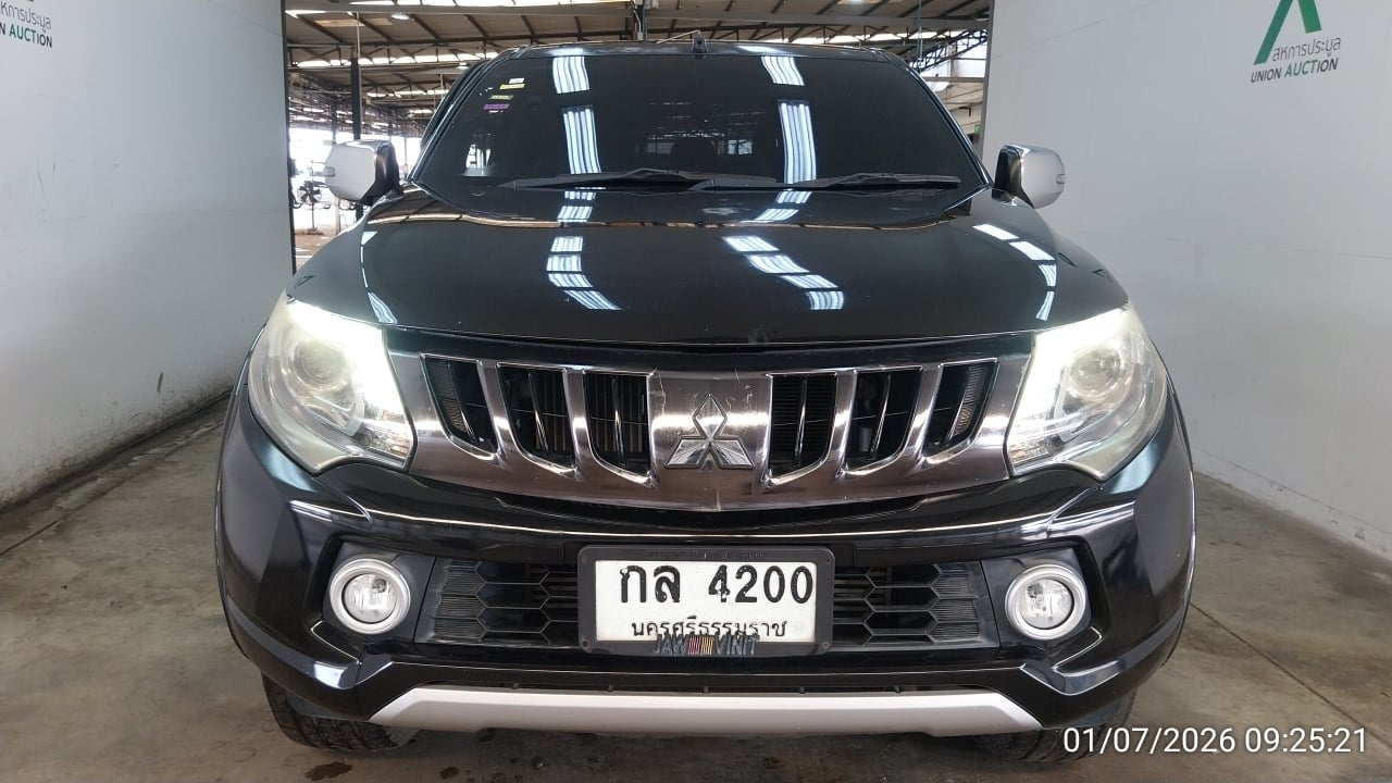 MITS MITS027 Dual Cab 2.4 GLS Plus AT (AB/ABS) 2017