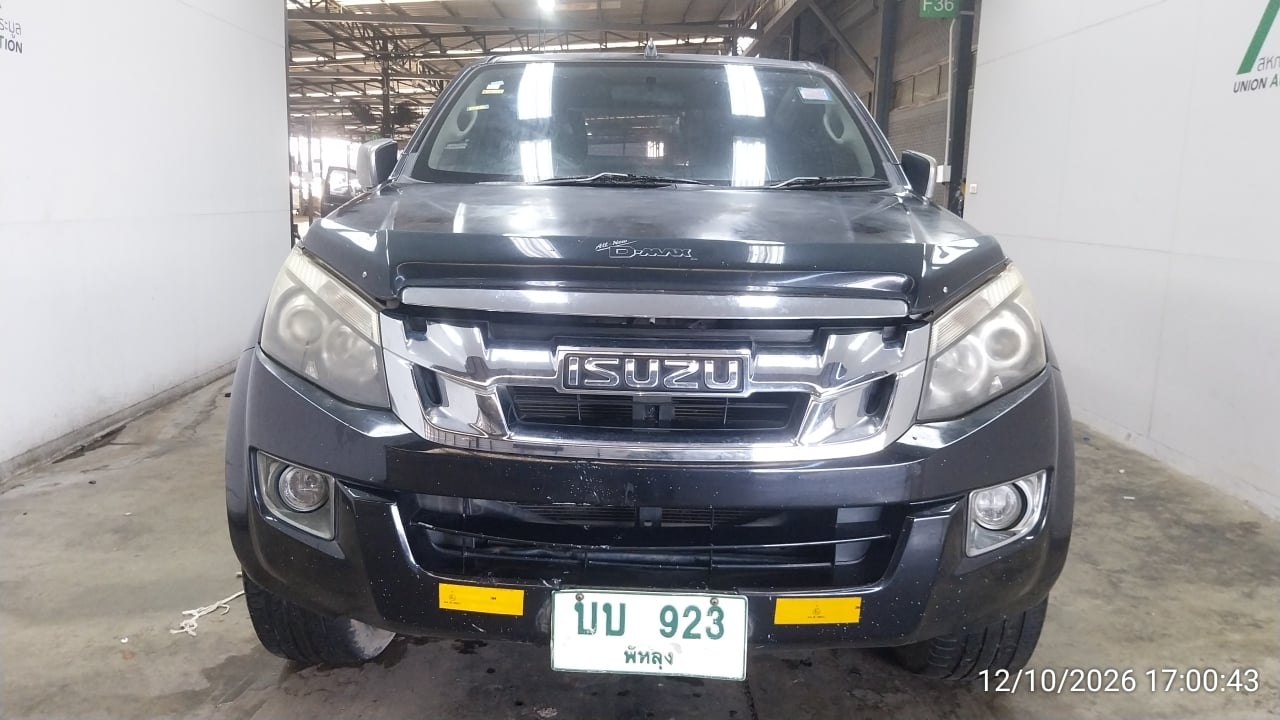 ISUZ ISUZ073 SpaceCab 2.5 Hi-Lander Z MT (VGS, DVD) (ABS) 2012