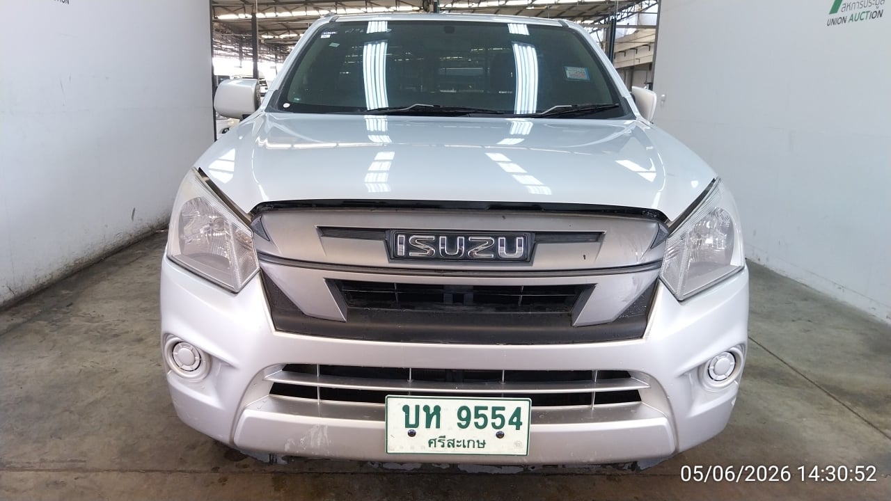 ISUZ ISUZ073 SPARK 1.9 S MT 2020