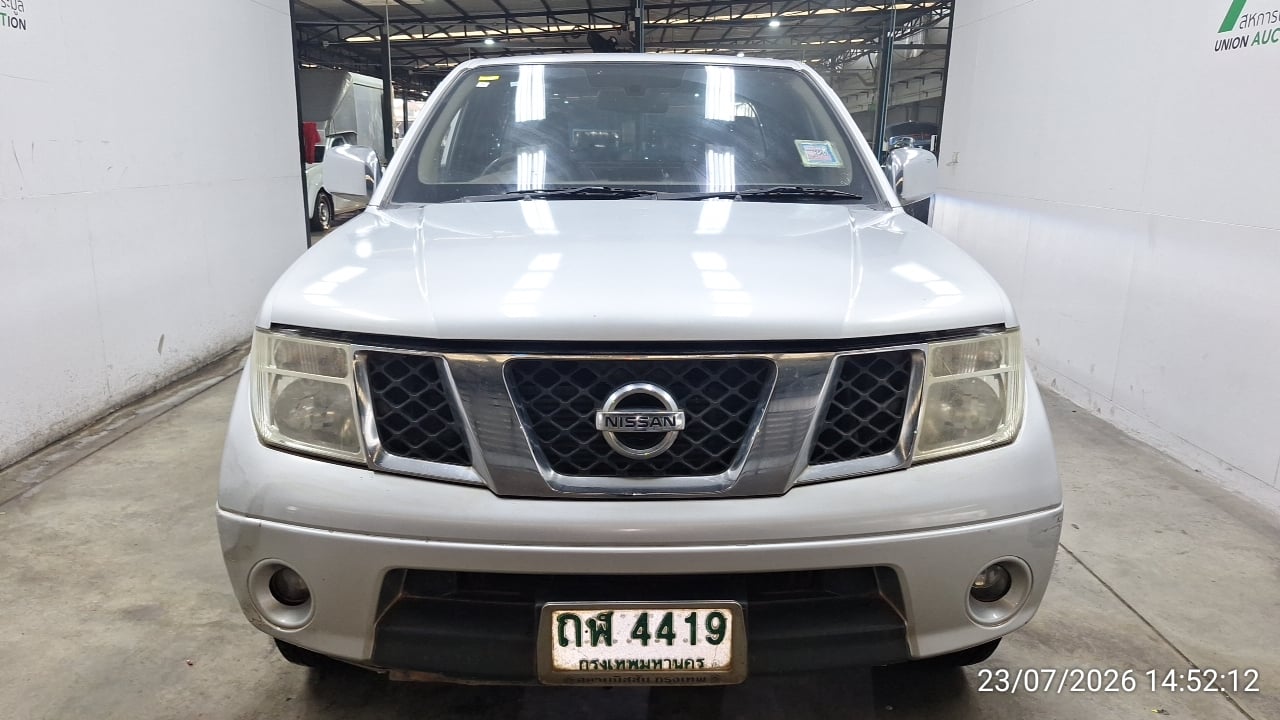 NISS NISS077 Ext. Cab 2.5 LE MT (AB/ABS) 2010