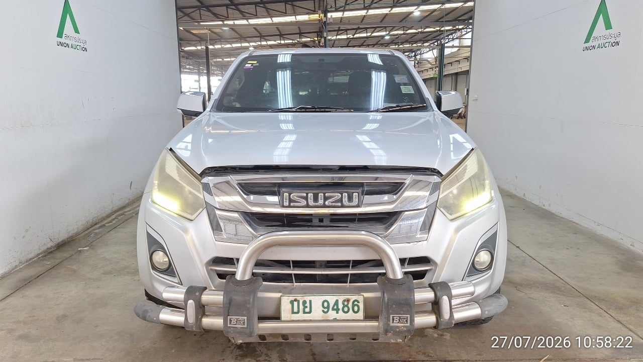 ISUZ ISUZ073 SPACECAB 3.0 Hi-Lander Z-Prestige MT (AB/ABS) 2016