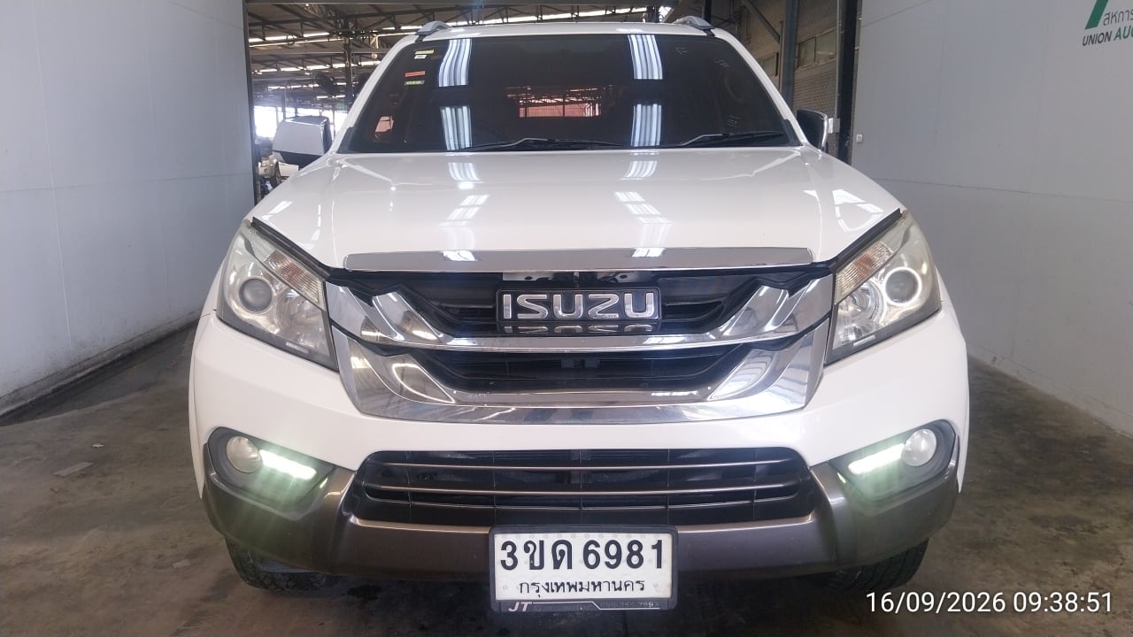 ISUZ ISUZ065 2.5 AT (VGS,DVD) (AB/ABS) 2015