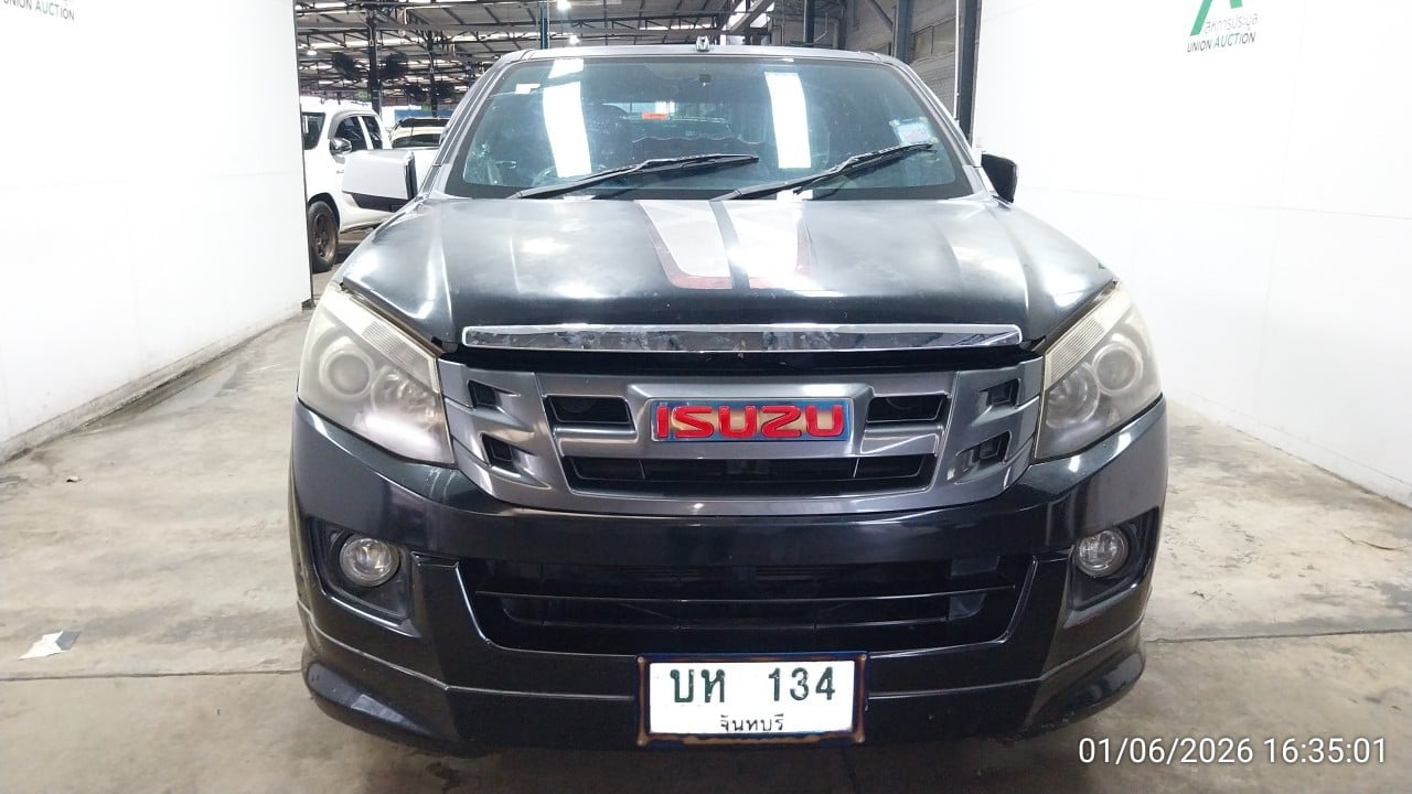 ISUZ ISUZ073 SPACECAB 2.5 X-Series Z MT (VGS) (ABS) 2014