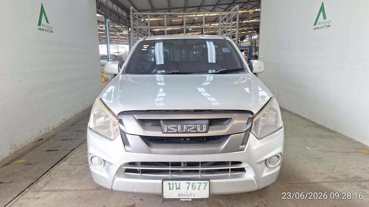 ISUZ ISUZ073 SPARK 3.0 S MT (AB) 2017
