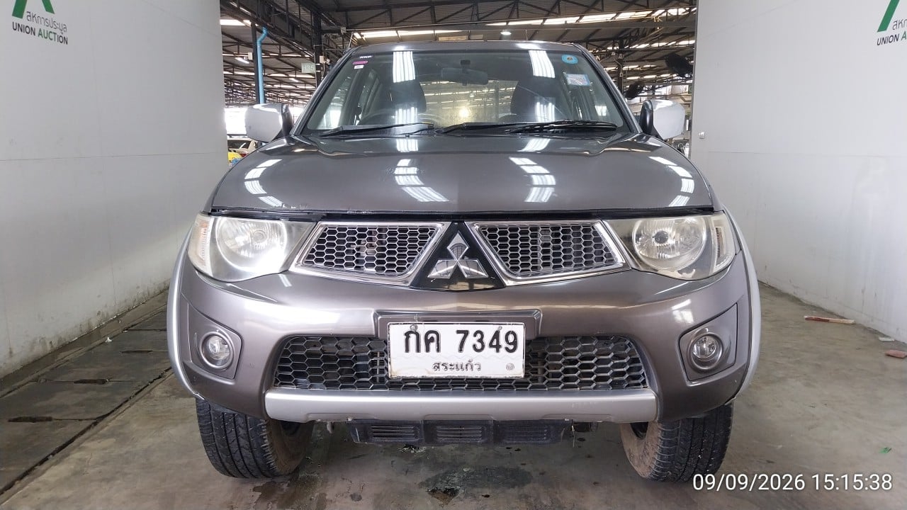 MITS MITS027 Dual Cab 2.4 GLS Plus MT 2012